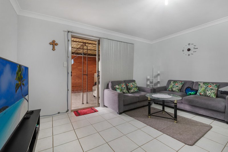 Photo - 25 Chelsea Drive, Canley Heights NSW 2166 - Image 7