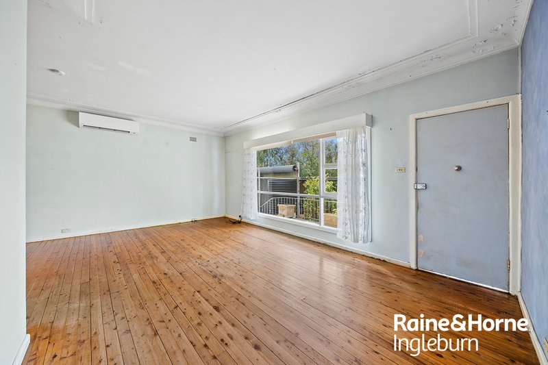 Photo - 25 Chester Road, Ingleburn NSW 2565 - Image 5