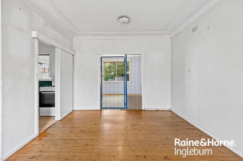 Photo - 25 Chester Road, Ingleburn NSW 2565 - Image 8