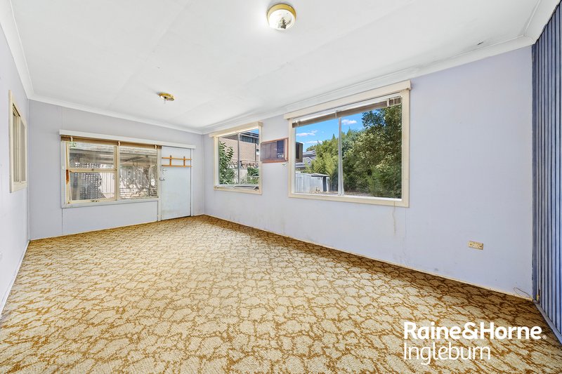 Photo - 25 Chester Road, Ingleburn NSW 2565 - Image 10