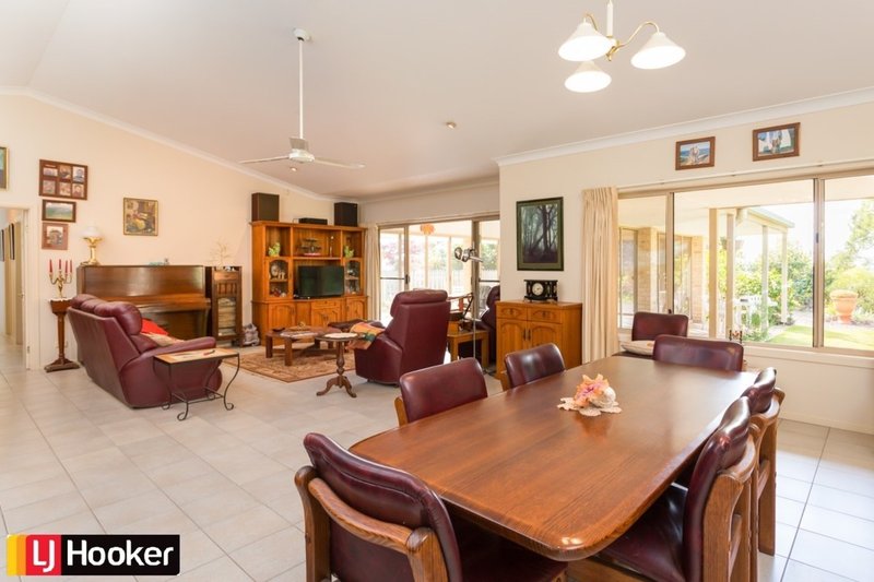 Photo - 25 Chesterfield Drive, Bonogin QLD 4213 - Image 3