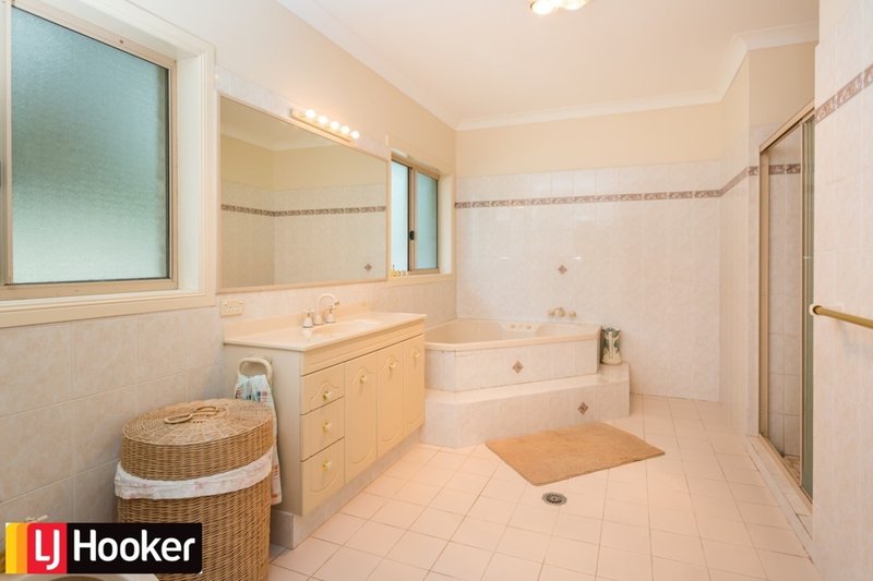 Photo - 25 Chesterfield Drive, Bonogin QLD 4213 - Image 8