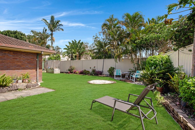 2/5 Chipwood Close, Burleigh Waters QLD 4220