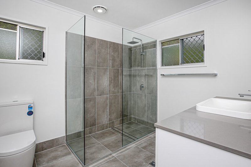 Photo - 25 Cicero Close, Mooroobool QLD 4870 - Image 13