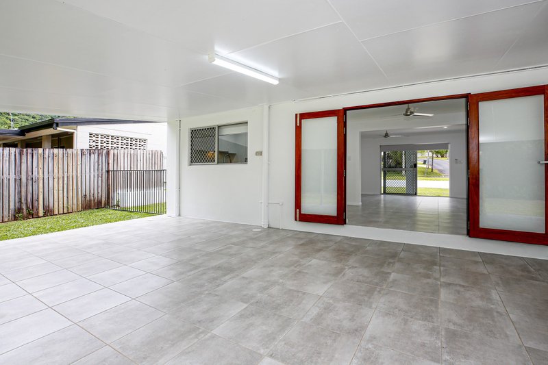 Photo - 25 Cicero Close, Mooroobool QLD 4870 - Image 17