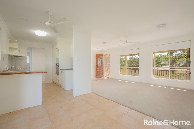 Photo - 25 Clarance Drive, New Auckland QLD 4680 - Image 3