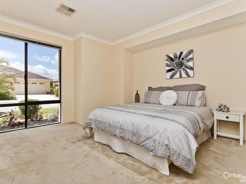 Photo - 25 Claridge Circle, Thornlie WA 6108 - Image 6