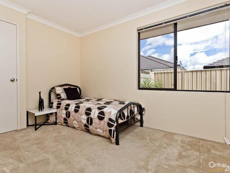 Photo - 25 Claridge Circle, Thornlie WA 6108 - Image 10