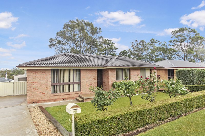 25 Clayton Crescent, Rutherford NSW 2320