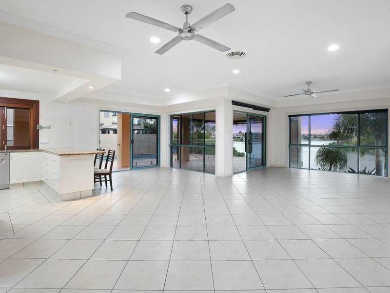 Photo - 25 Clear Water Bay Avenue, Clear Island Waters QLD 4226 - Image 6