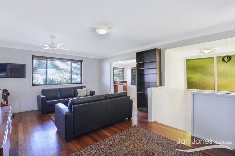 Photo - 25 Clifford St , Woody Point QLD 4019 - Image 3