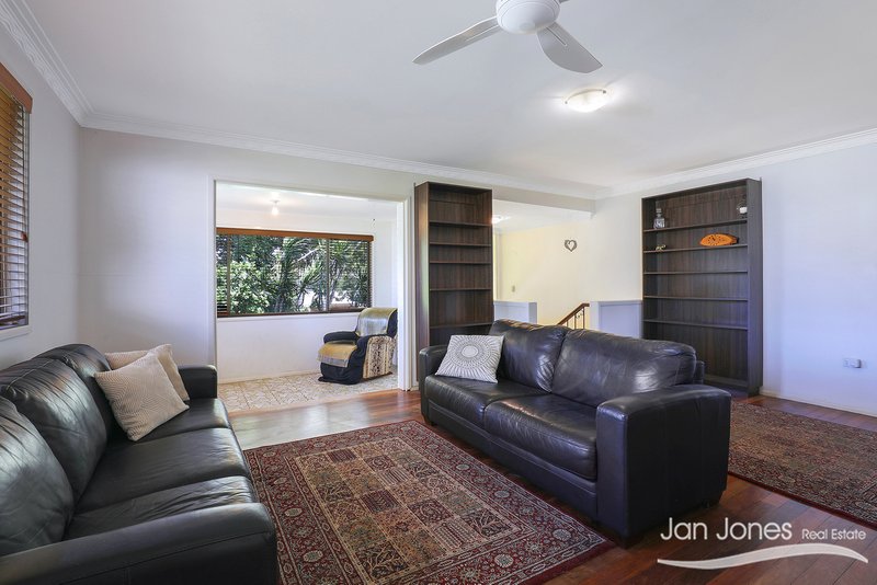 Photo - 25 Clifford St , Woody Point QLD 4019 - Image 4