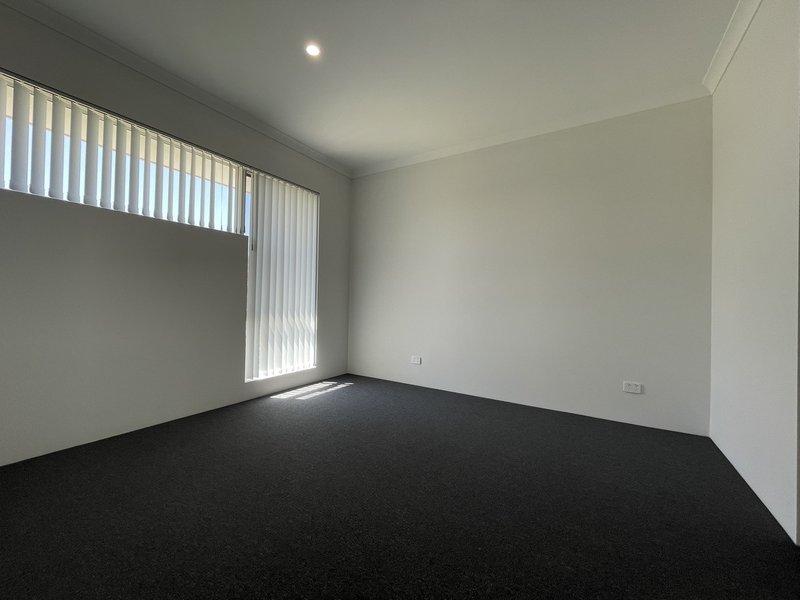 Photo - 25 Cloudburst Avenue, Baldivis WA 6171 - Image 7