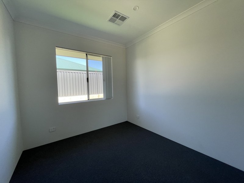 Photo - 25 Cloudburst Avenue, Baldivis WA 6171 - Image 9