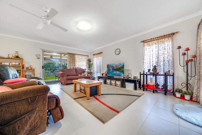 Photo - 25 Coldstream Way, Holmview QLD 4207 - Image 7