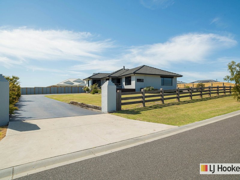 25 Colonnades Circuit, Coronet Bay VIC 3984