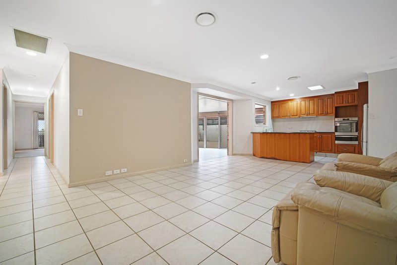 Photo - 25 Concord Circuit, Robina QLD 4226 - Image 6