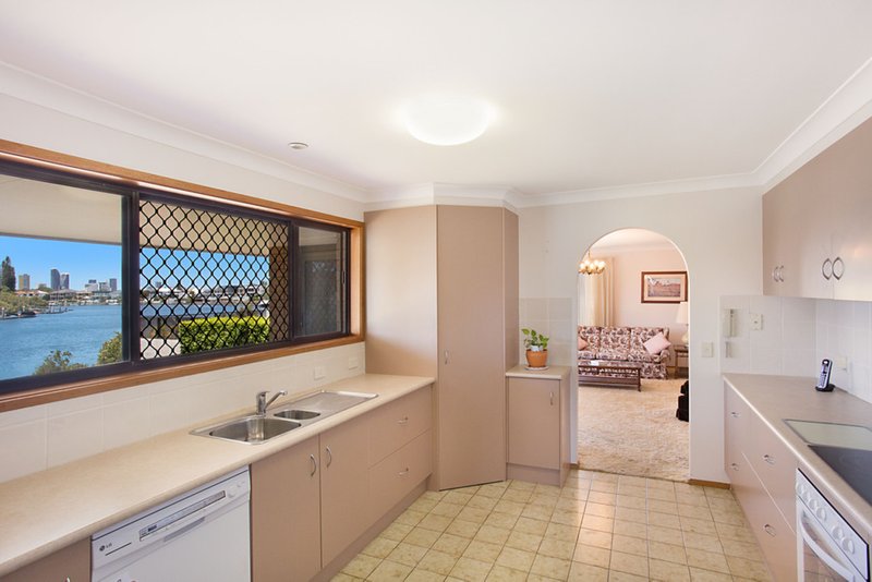 Photo - 25 Conifer Crescent, Broadbeach Waters QLD 4218 - Image 4