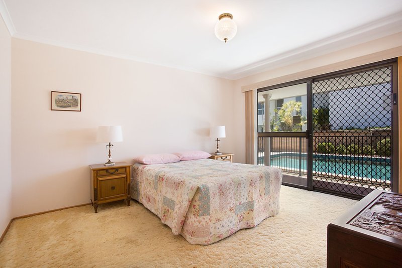 Photo - 25 Conifer Crescent, Broadbeach Waters QLD 4218 - Image 10