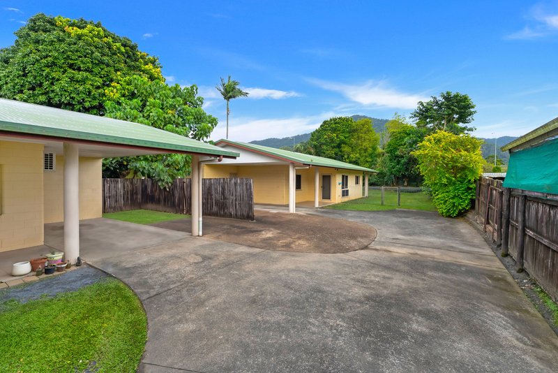 Photo - 2/5 Coolabah Close, White Rock QLD 4868 - Image 1