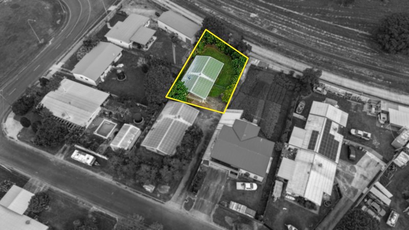 Photo - 2/5 Coolabah Close, White Rock QLD 4868 - Image 5