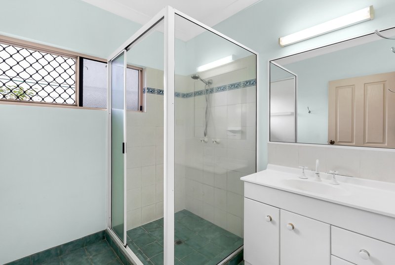 Photo - 2/5 Coolabah Close, White Rock QLD 4868 - Image 10