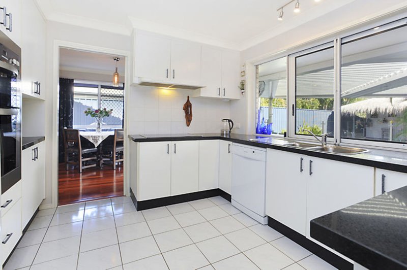 Photo - 25 Coolabah Cres , Bridgeman Downs QLD 4035 - Image 6