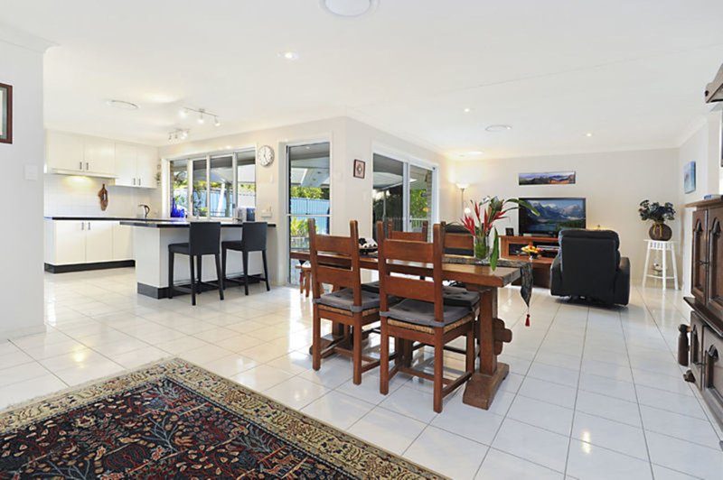 Photo - 25 Coolabah Cres , Bridgeman Downs QLD 4035 - Image 7