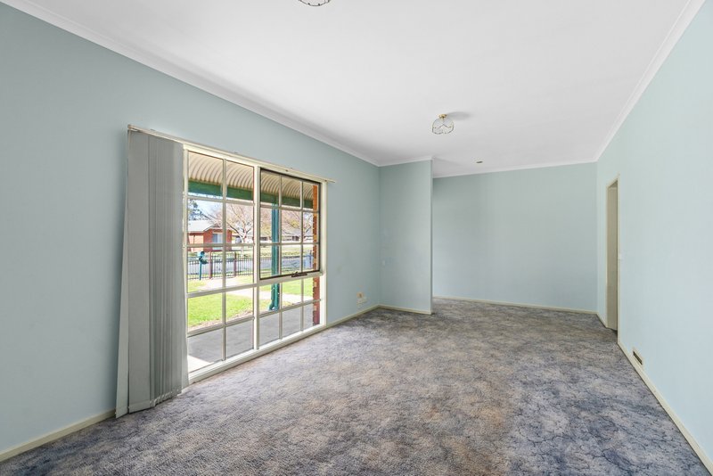 Photo - 25 Coverdale Drive, Sale VIC 3850 - Image 3