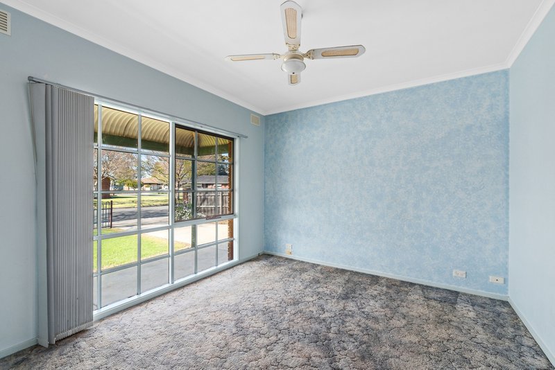 Photo - 25 Coverdale Drive, Sale VIC 3850 - Image 7