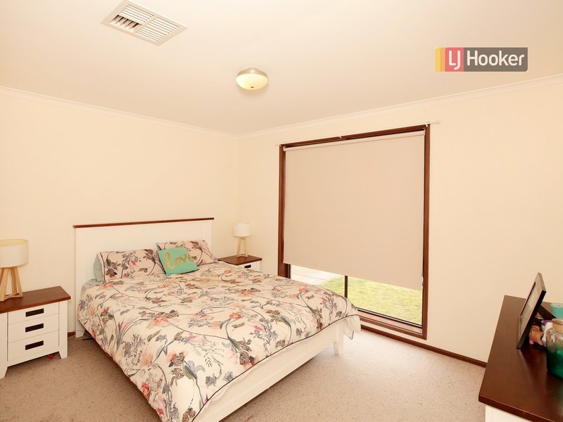 Photo - 25 Cox Avenue, Forest Hill NSW 2651 - Image 4