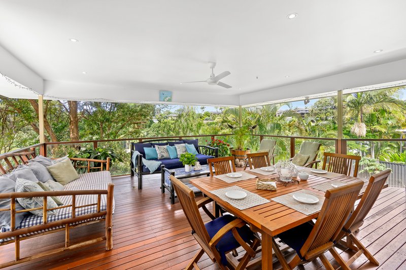 Photo - 25 Crest Drive, Elanora QLD 4221 - Image 2