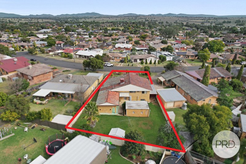 Photo - 25 Cypress Street, Tamworth NSW 2340 - Image 2