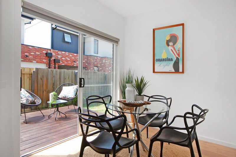 Photo - 2/5 Daleglen Street, Reservoir VIC 3073 - Image 7