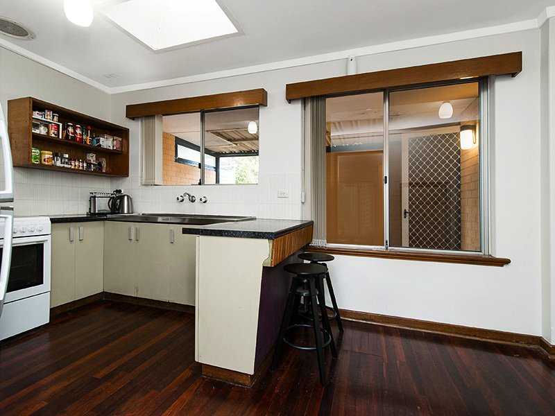 Photo - 25 Davenport Road, Booragoon WA 6154 - Image 10