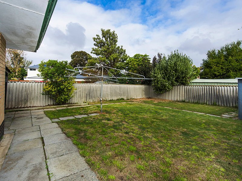 Photo - 25 Davenport Road, Booragoon WA 6154 - Image 24