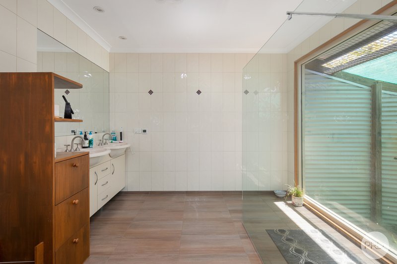 Photo - 25 De Regt Drive, Creswick VIC 3363 - Image 7