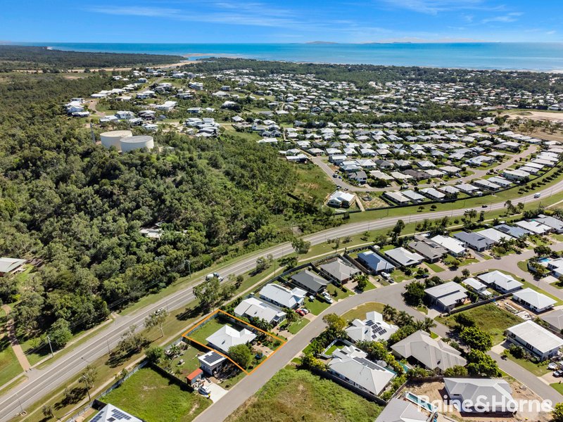 Photo - 25 Deedes Crescent, Bushland Beach QLD 4818 - Image 12