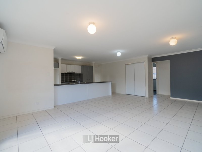 Photo - 25 Delaforce Street, Regents Park QLD 4118 - Image 3