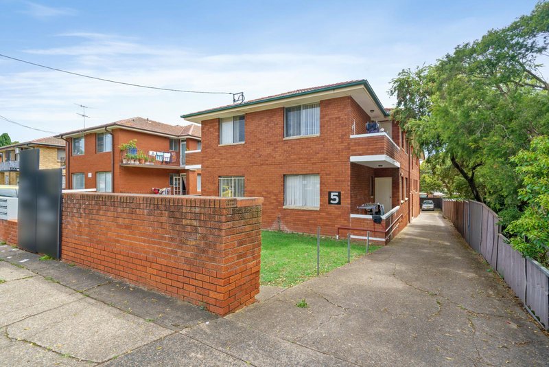 2/5 Denman Avenue, Wiley Park NSW 2195