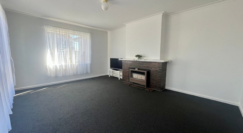 Photo - 2/5 Denver Street, Norlane VIC 3214 - Image 3