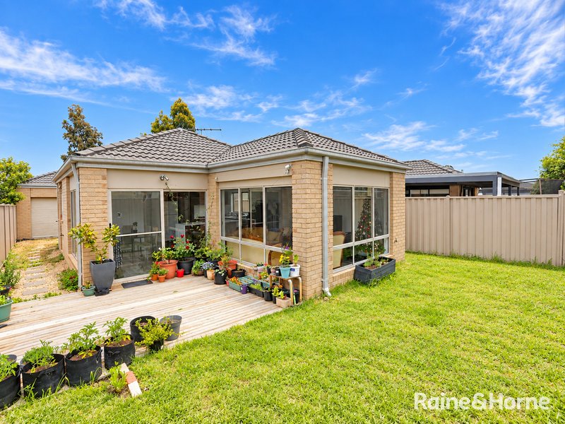 Photo - 25 Discovery Close, Craigieburn VIC 3064 - Image 12