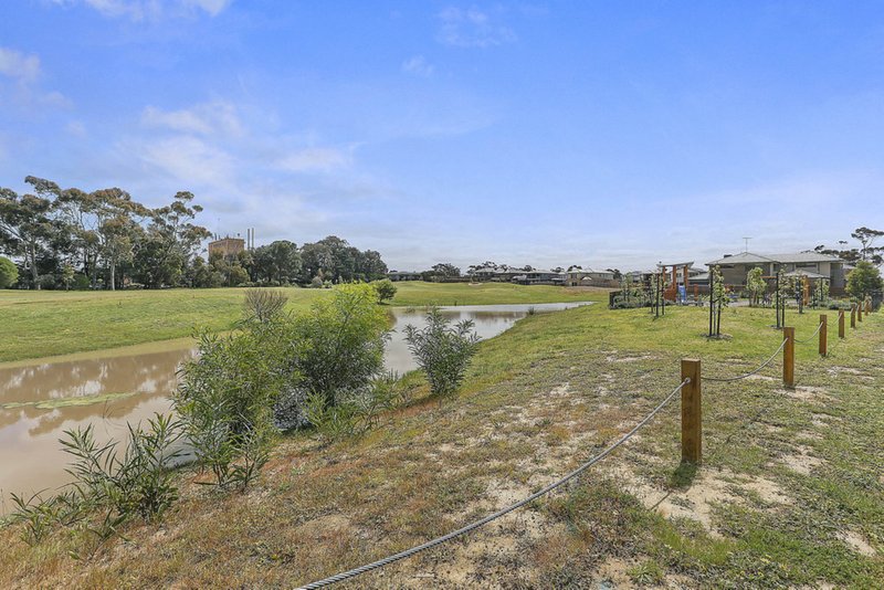 Photo - 25 Dobie Court, North Geelong VIC 3215 - Image 4