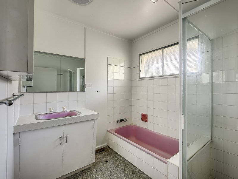 Photo - 25 Doulton Street, Stafford Heights QLD 4053 - Image 7