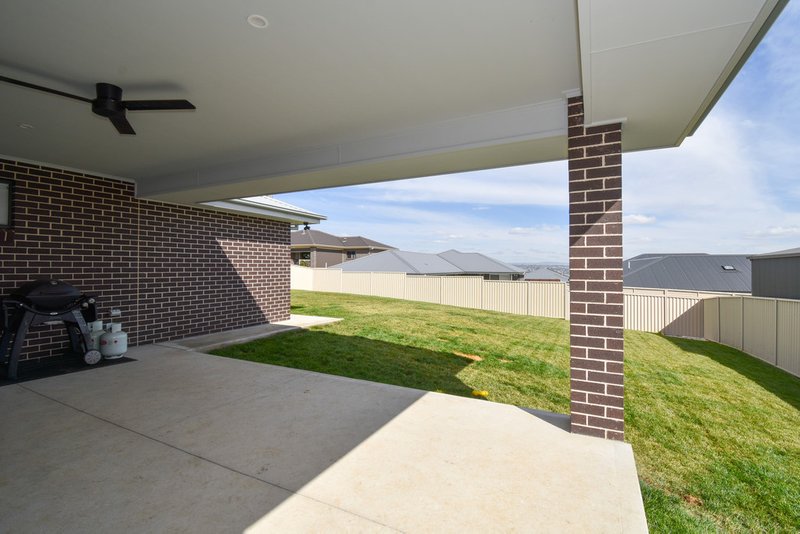 Photo - 25 Dovey Drive, Kelso NSW 2795 - Image 9