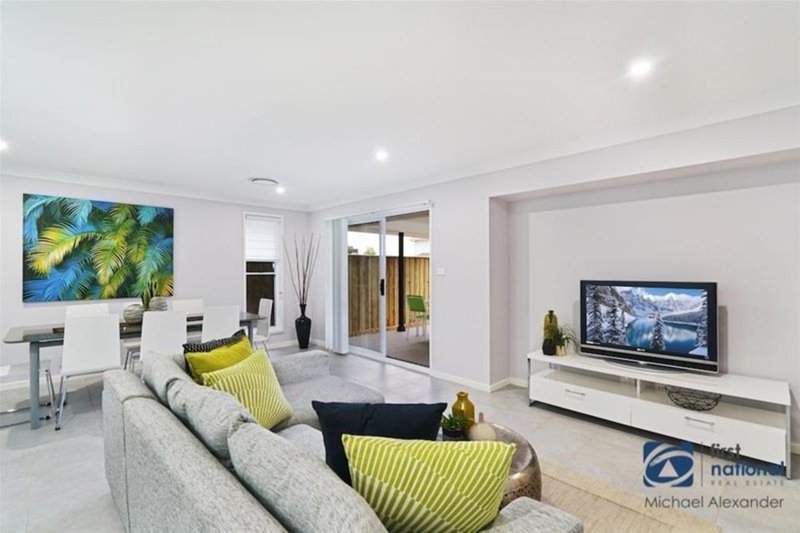 Photo - 25 Downing Way, Gledswood Hills NSW 2557 - Image 3