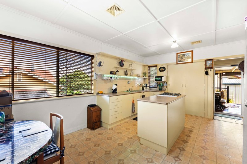 Photo - 25 Doyle Street, Harlaxton QLD 4350 - Image 4