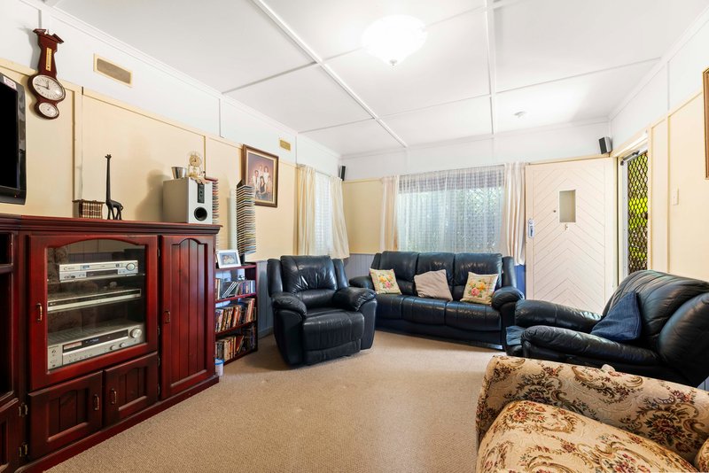 Photo - 25 Doyle Street, Harlaxton QLD 4350 - Image 5