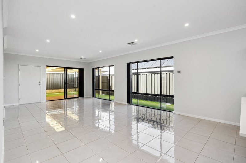 Photo - 25 Dragonfly Road, Banksia Grove WA 6031 - Image 17