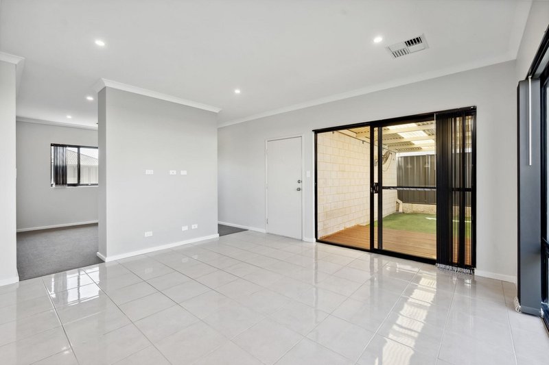 Photo - 25 Dragonfly Road, Banksia Grove WA 6031 - Image 21